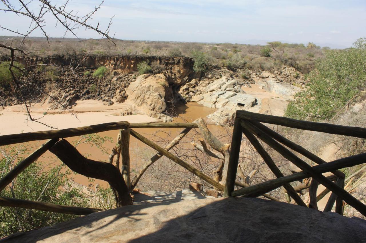 Lion'S Cave Camp, Samburu Βίλα Archers Post Εξωτερικό φωτογραφία