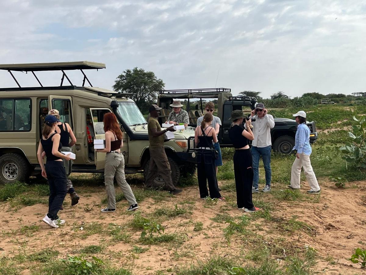 Lion'S Cave Camp, Samburu Βίλα Archers Post Εξωτερικό φωτογραφία